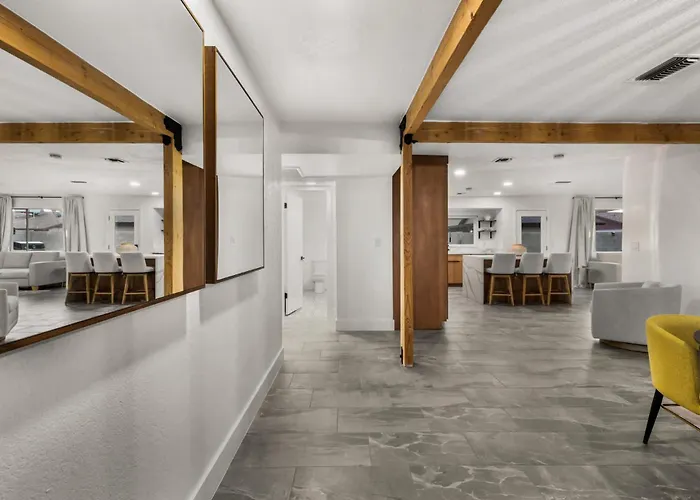 Modern Cactus - Luxe With Spa-baths Pool & Firepit