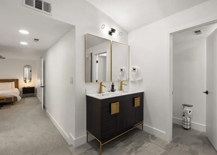 Modern Cactus - Luxe With Spa-baths Pool & Firepit Holiday home Phoenix