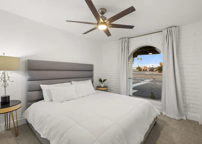 Modern Cactus - Luxe With Spa-baths Pool & Firepit *