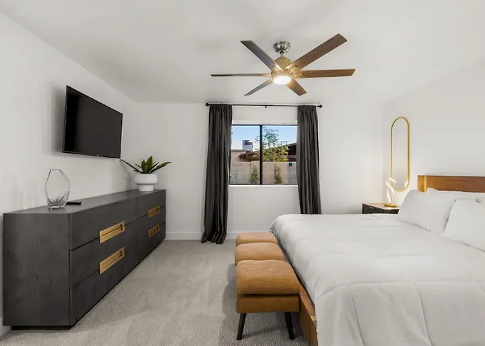 Modern Cactus - Luxe With Spa-baths Pool & Firepit