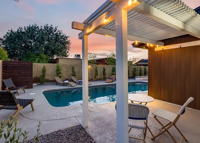 Modern Cactus - Luxe With Spa-baths Pool & Firepit Holiday home