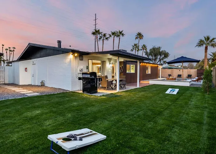 Holiday home Modern Cactus - Luxe With Spa-baths Pool & Firepit Phoenix