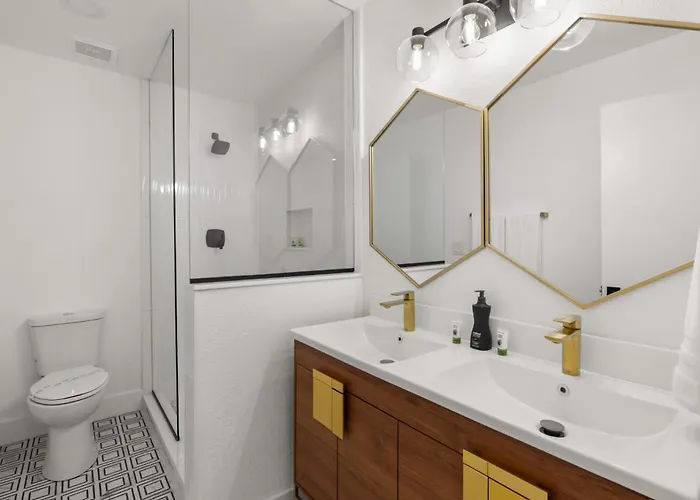 Modern Cactus - Luxe With Spa-baths Pool & Firepit