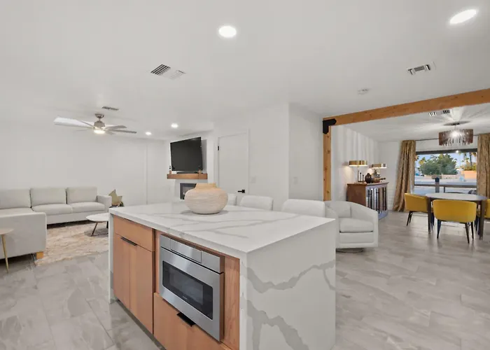 Modern Cactus - Luxe With Spa-baths Pool & Firepit Holiday home Phoenix