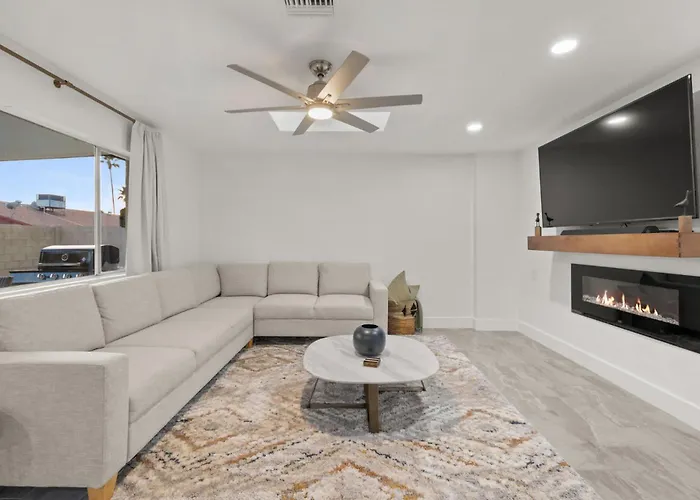 Holiday home Modern Cactus - Luxe With Spa-baths Pool & Firepit Phoenix