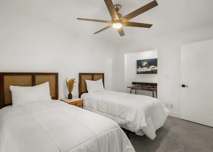 Modern Cactus - Luxe With Spa-baths Pool & Firepit *