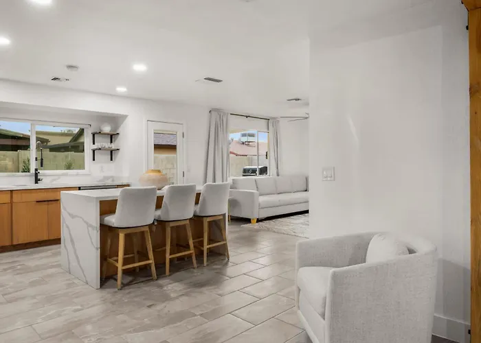 Holiday home Modern Cactus - Luxe With Spa-baths Pool & Firepit